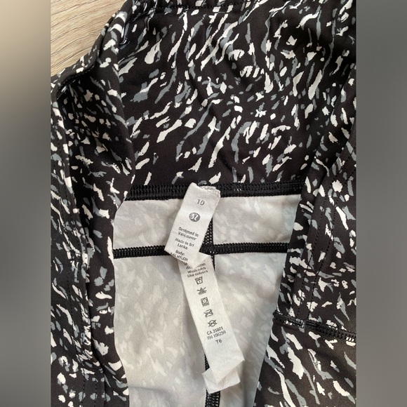 Lululemon Fast and Free High Rise Crop 23" in Speckle Trail Black Multi Size 10 - Picture 10 of 13